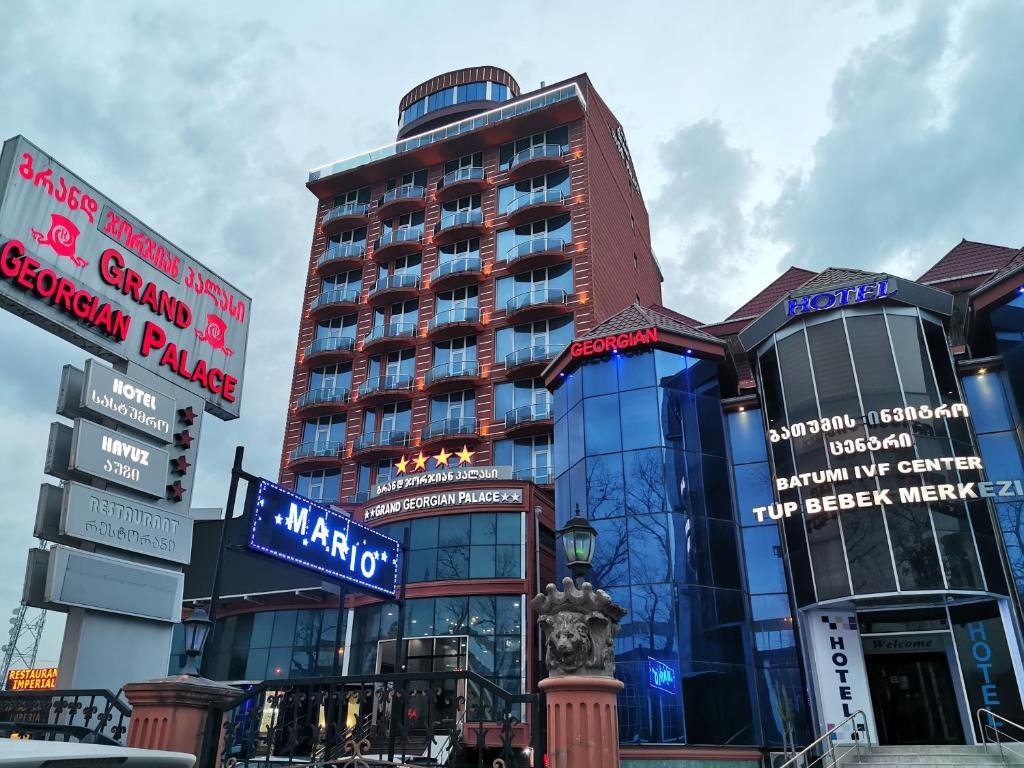 هتل گرند پالاس باتومی